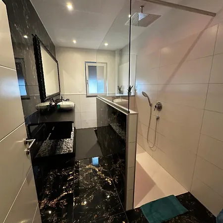 Gasthuis Zimmervermietung 2 *